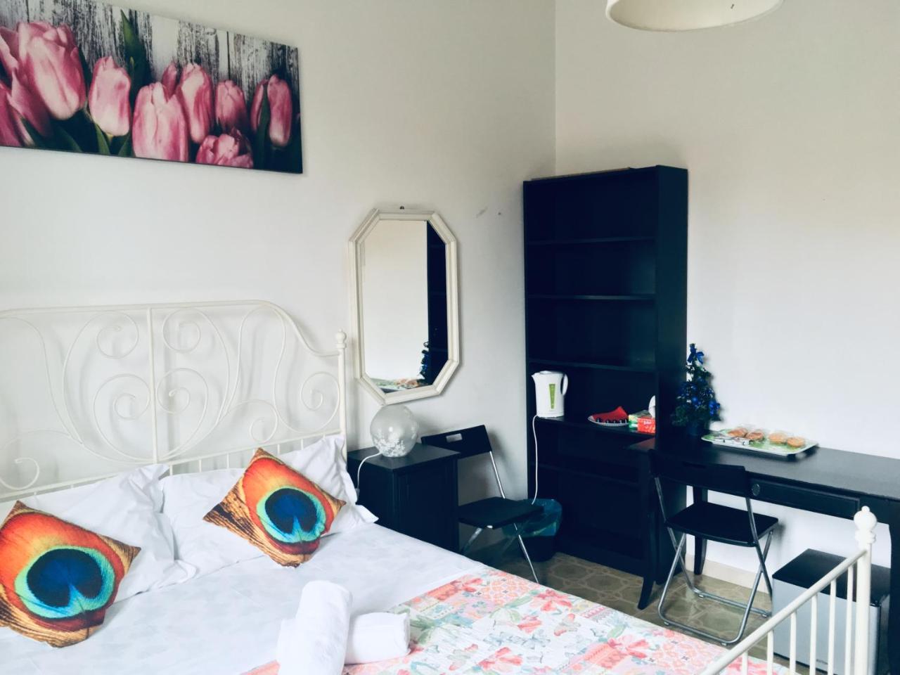 Giuly Guesthouse Roma Esterno foto