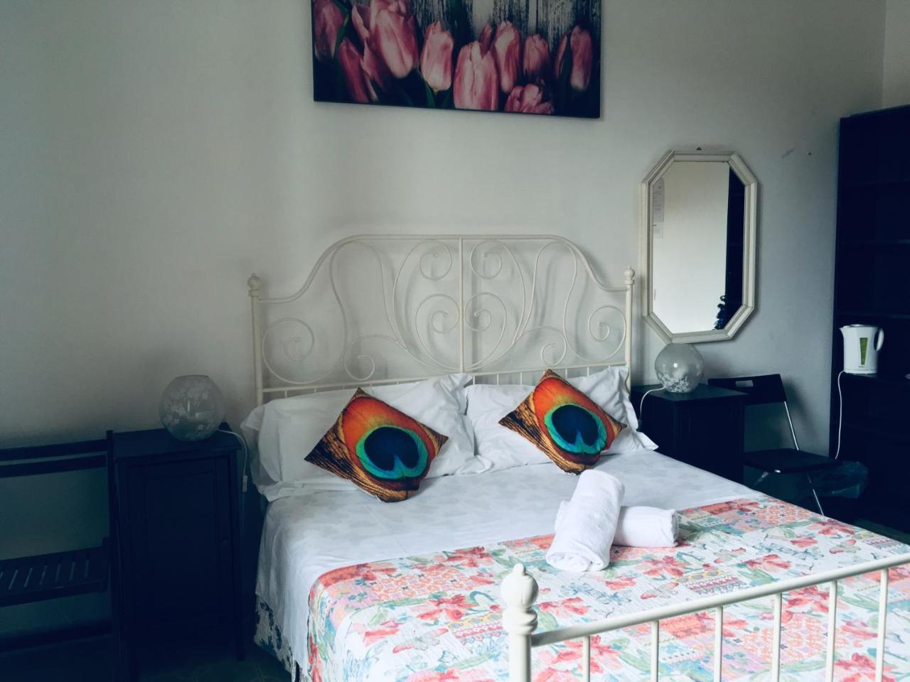 Giuly Guesthouse Roma Esterno foto