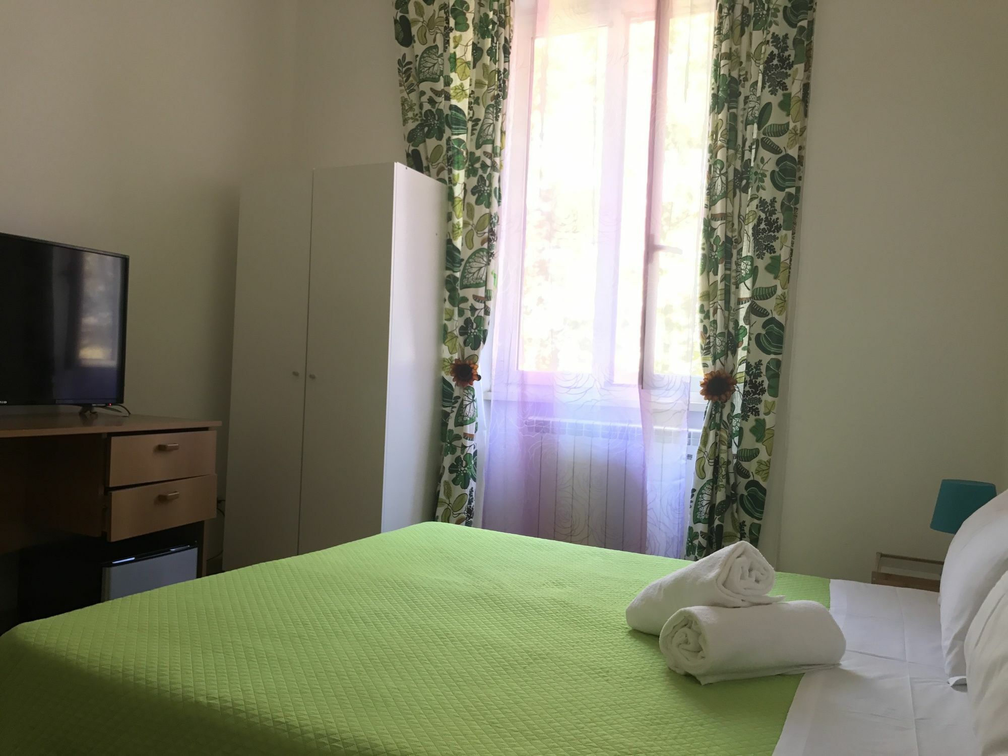 Giuly Guesthouse Roma Esterno foto