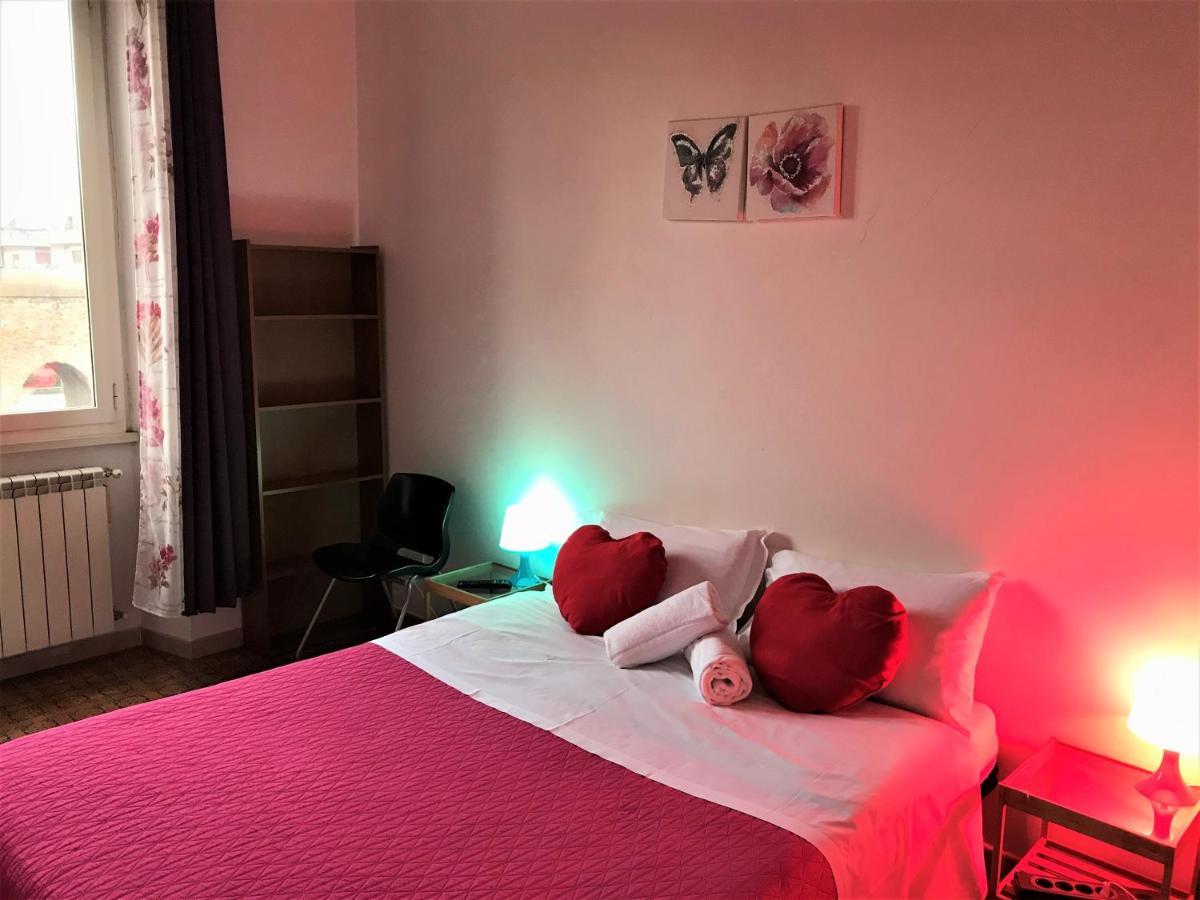 Giuly Guesthouse Roma Esterno foto