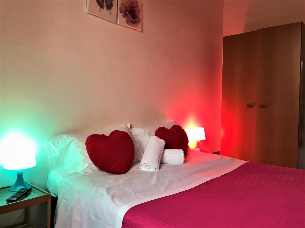 Giuly Guesthouse Roma Esterno foto
