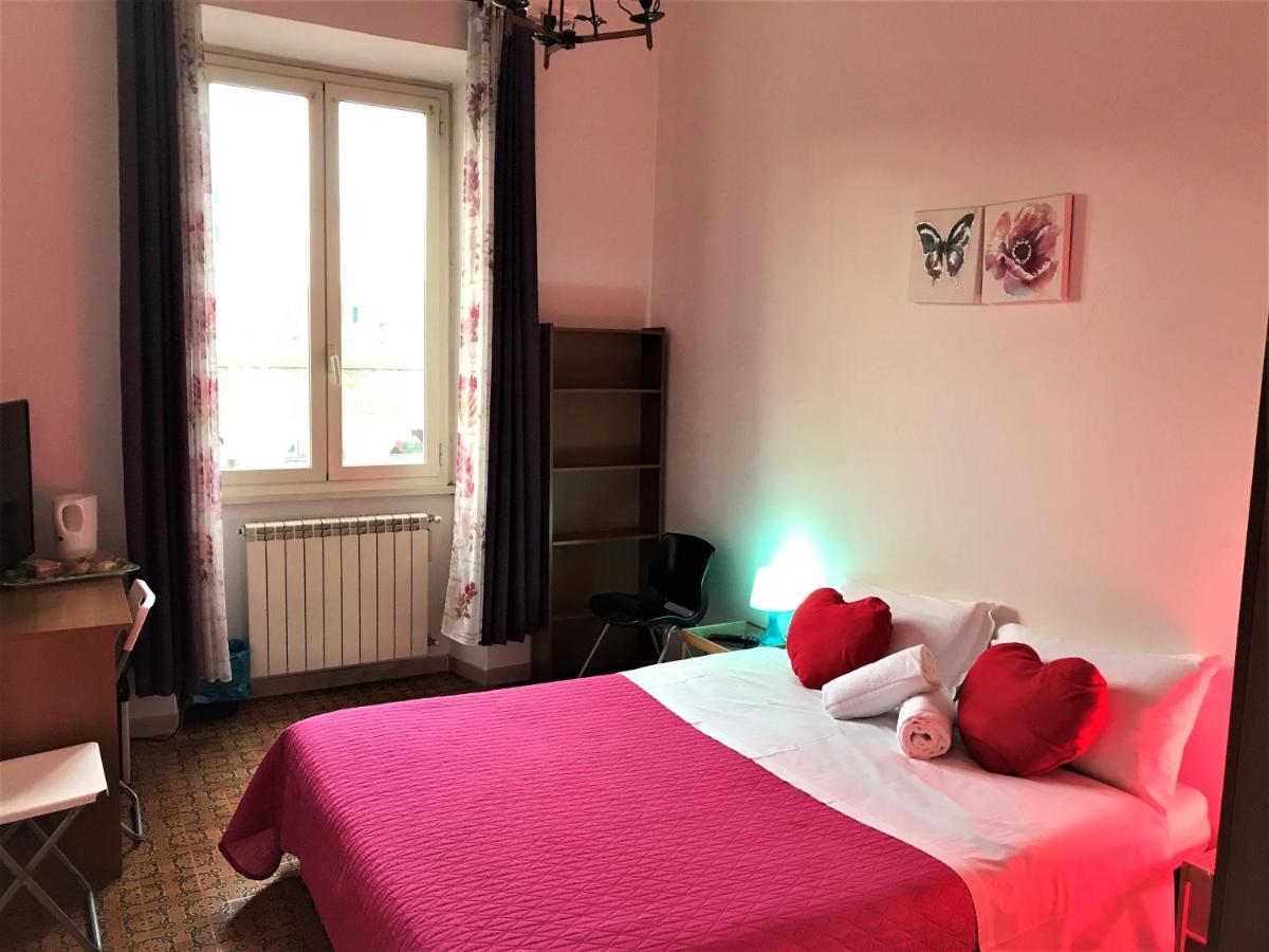 Giuly Guesthouse Roma Esterno foto